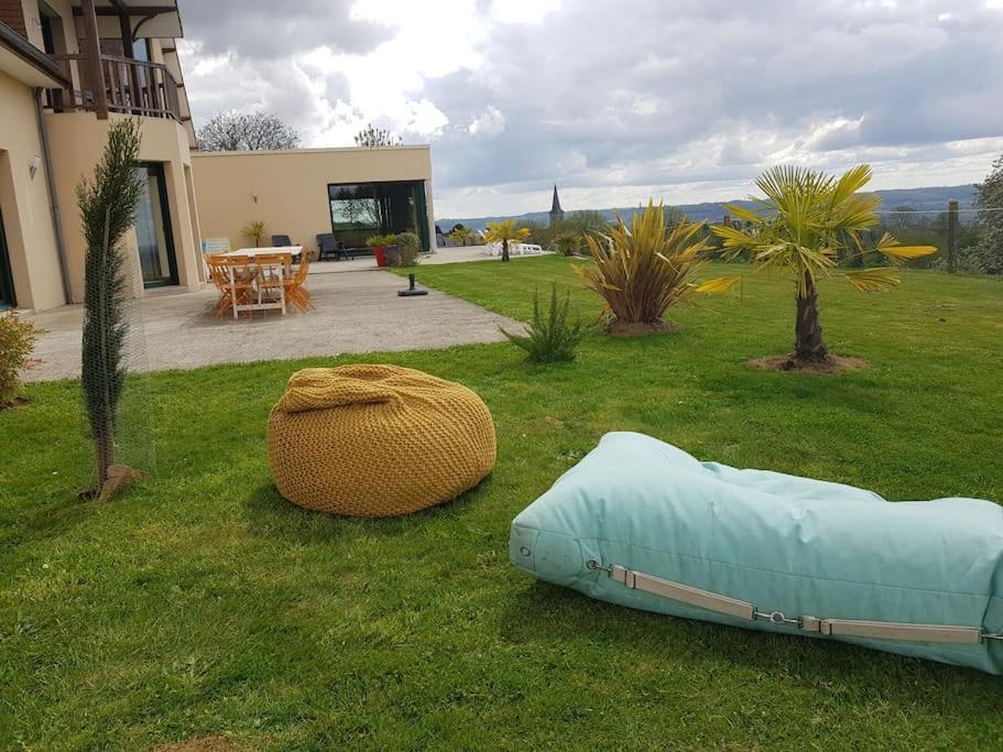Saint-Pois Magnifique Villa Avec Piscine Interieure מראה חיצוני תמונה