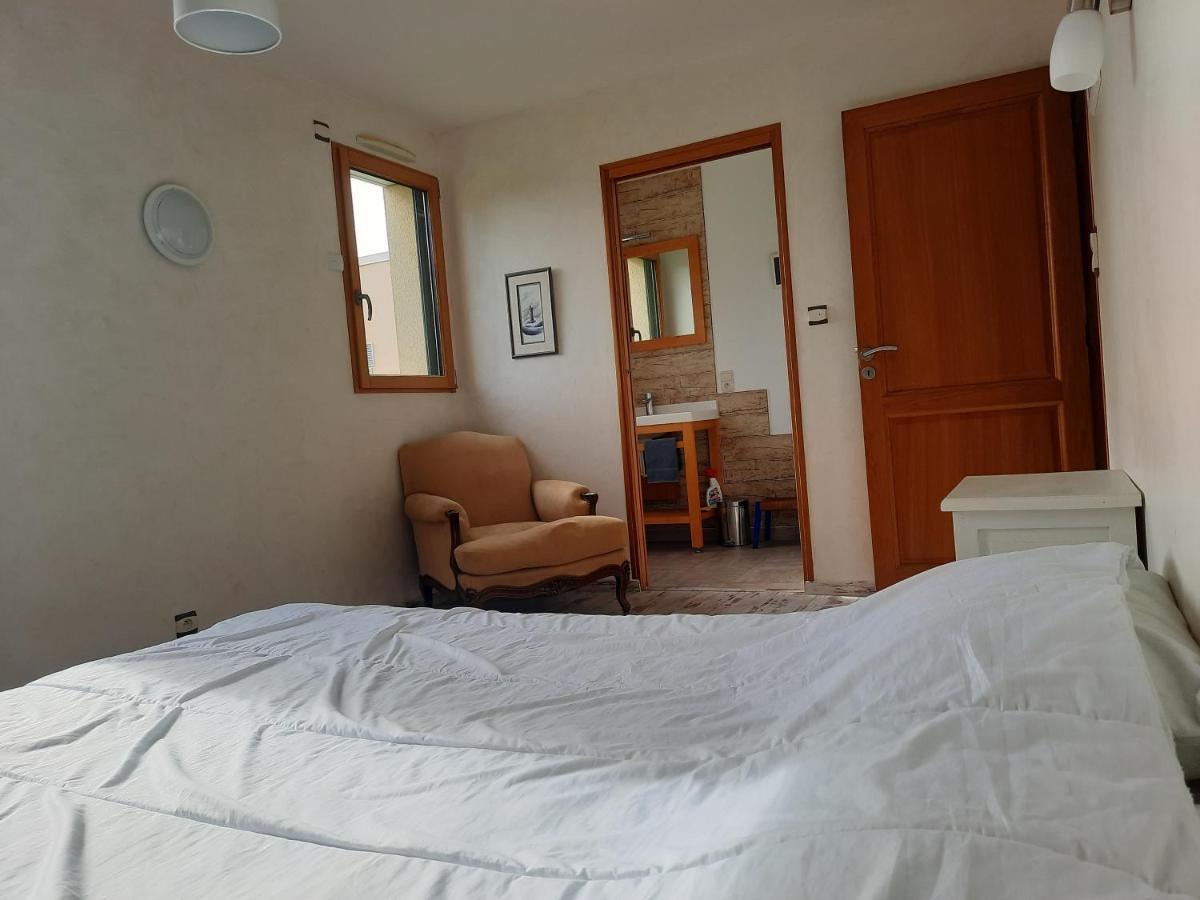 Saint-Pois Magnifique Villa Avec Piscine Interieure מראה חיצוני תמונה