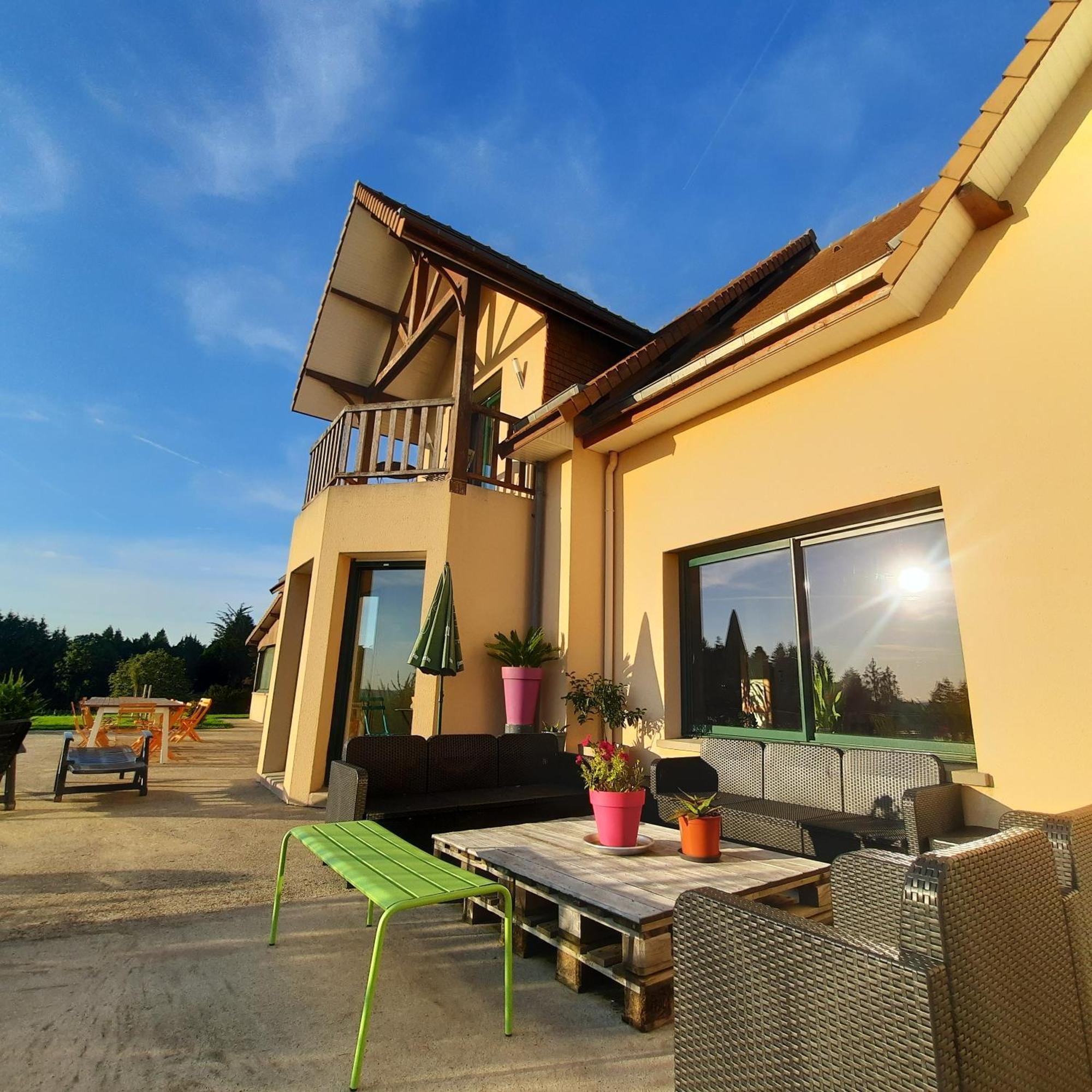 Saint-Pois Magnifique Villa Avec Piscine Interieure מראה חיצוני תמונה