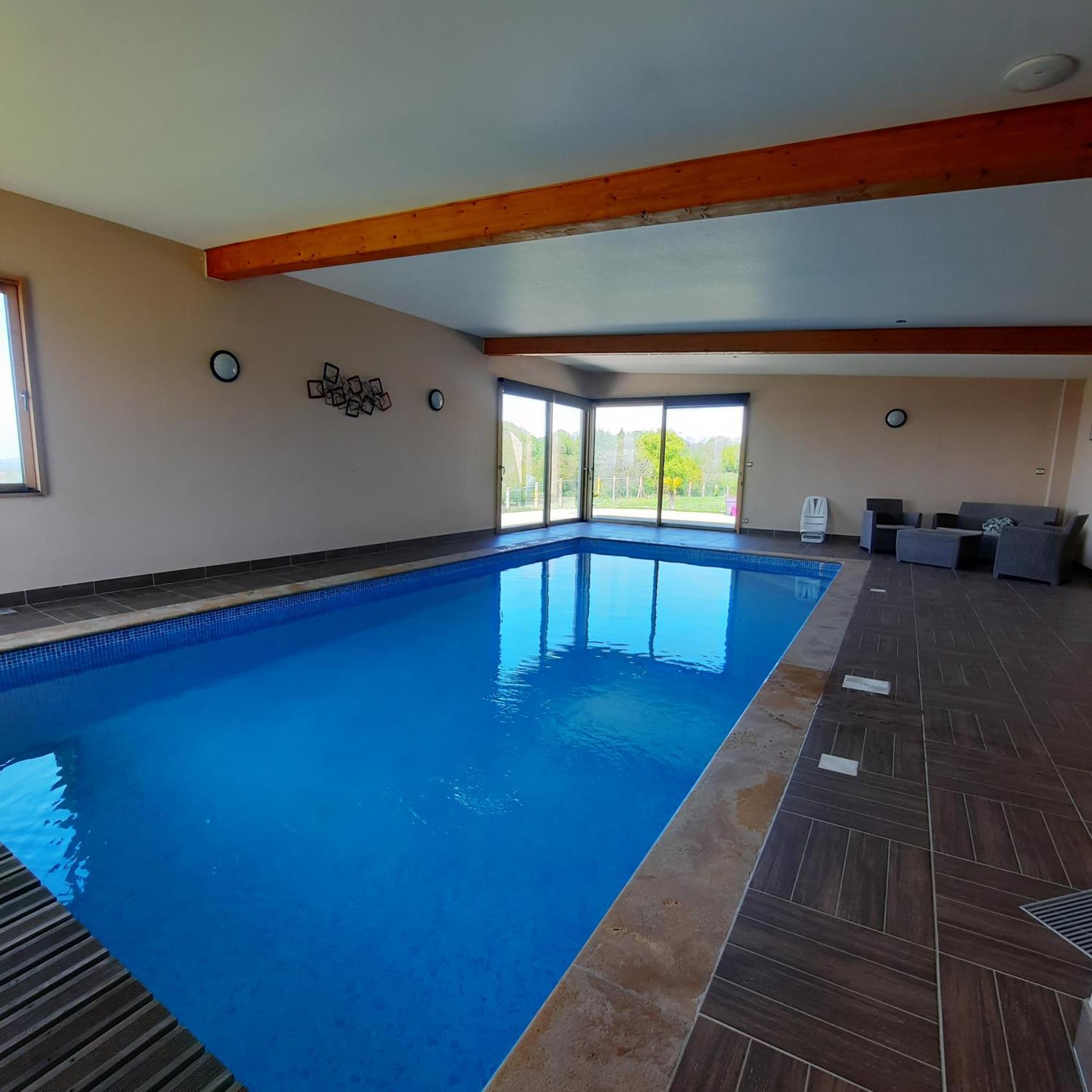 Saint-Pois Magnifique Villa Avec Piscine Interieure מראה חיצוני תמונה