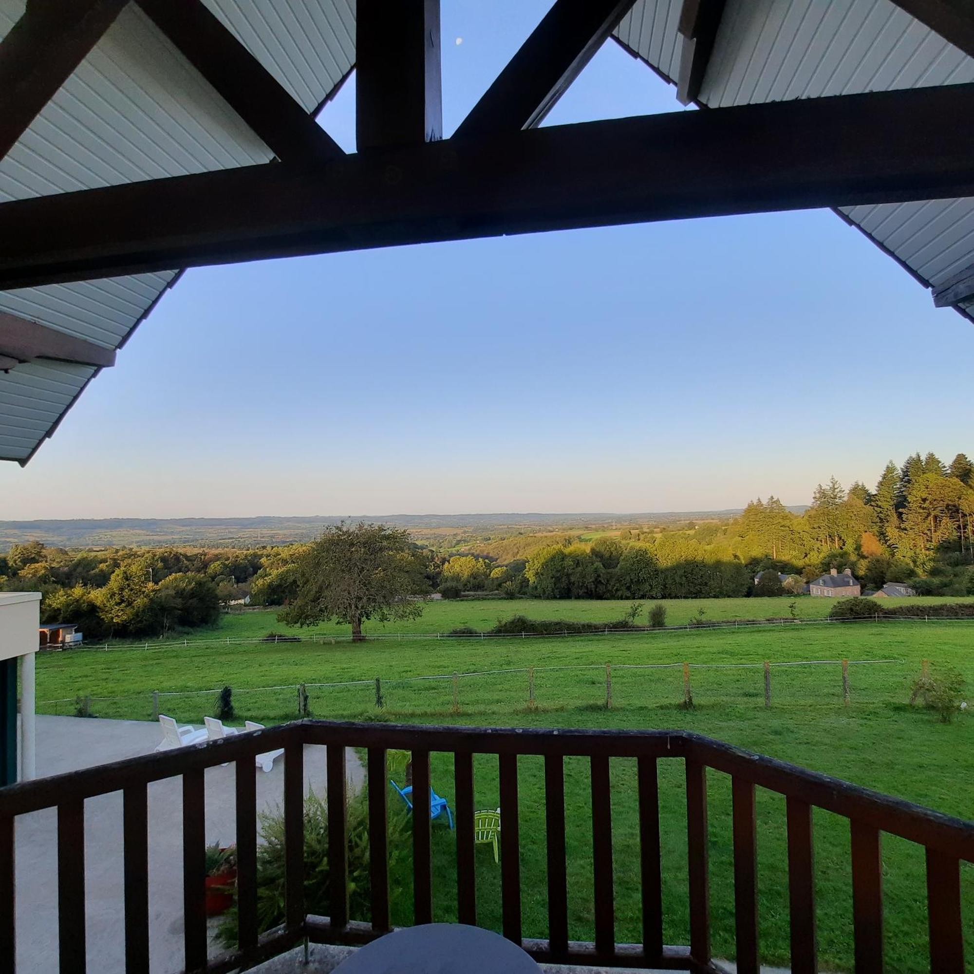 Saint-Pois Magnifique Villa Avec Piscine Interieure מראה חיצוני תמונה