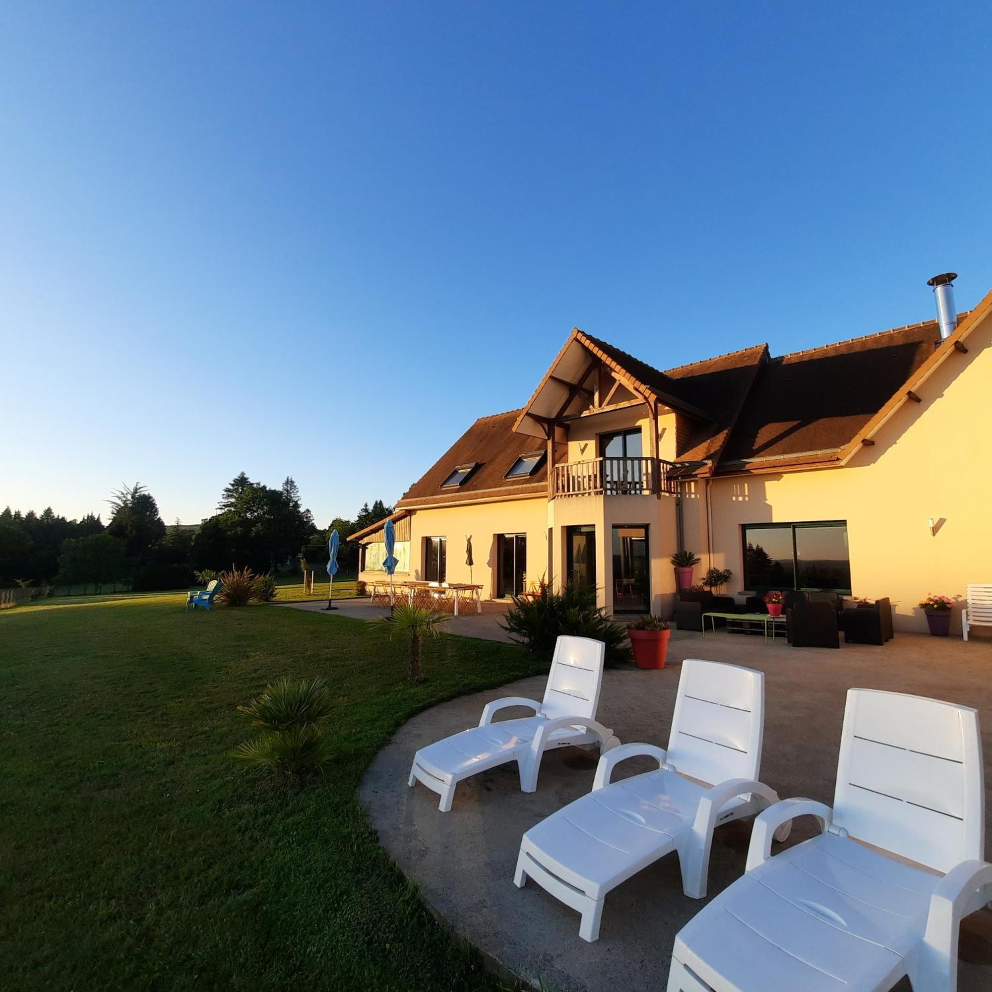Saint-Pois Magnifique Villa Avec Piscine Interieure מראה חיצוני תמונה